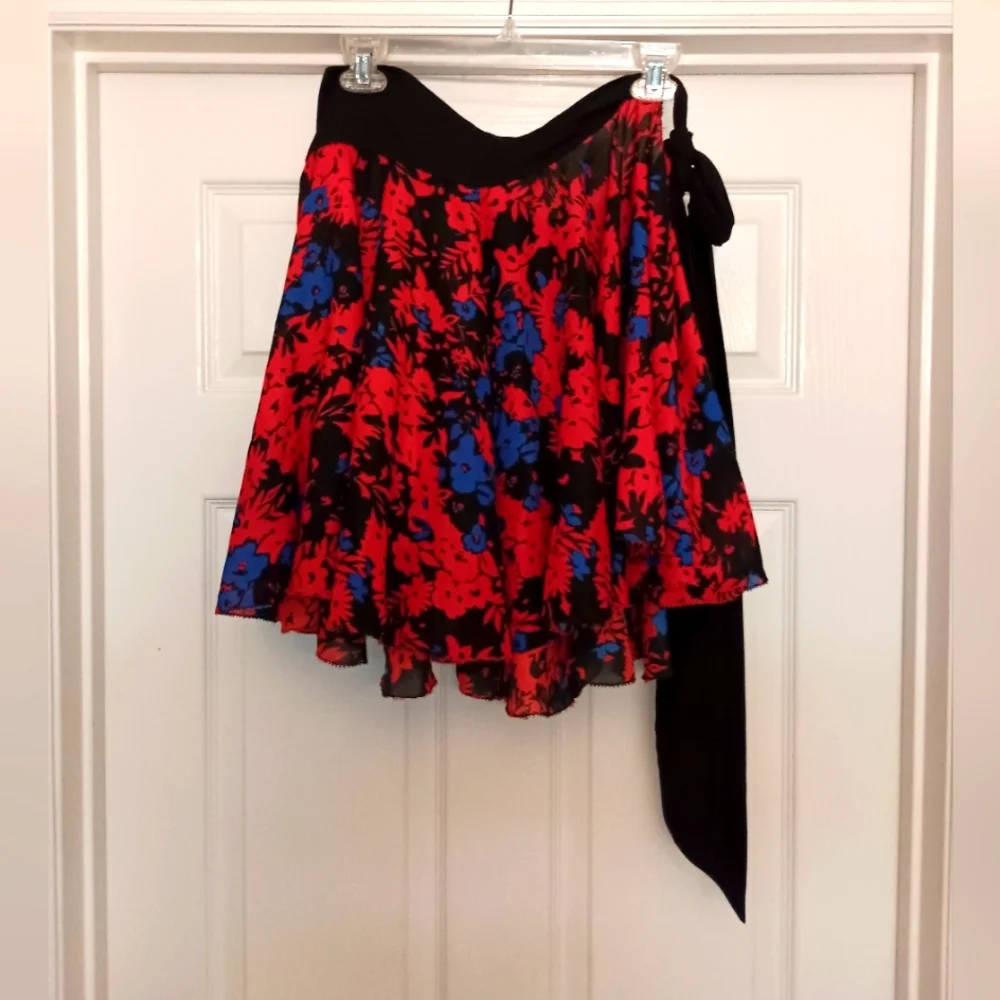 Trat Girl Black Red Floral Side Tie Sheer step into Skirt Size medium